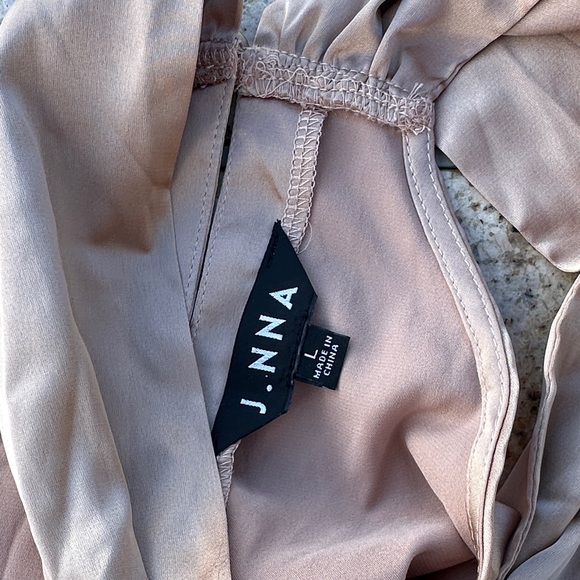 Chic Beige Women's Blouse - Picture 2 of 6